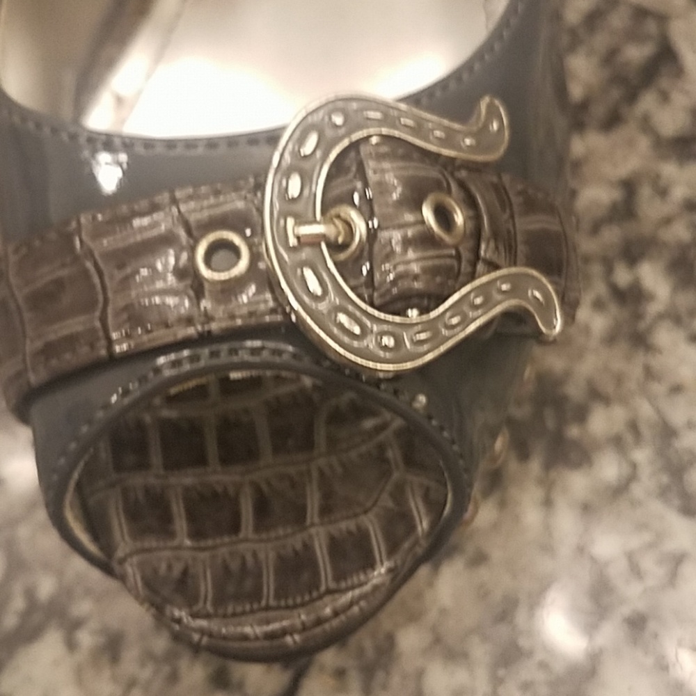 Shoes67 - Picture 2 of 3